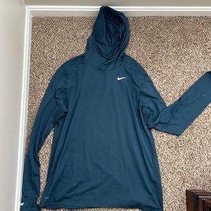 Nike light weight mens pullover. Dry fit.